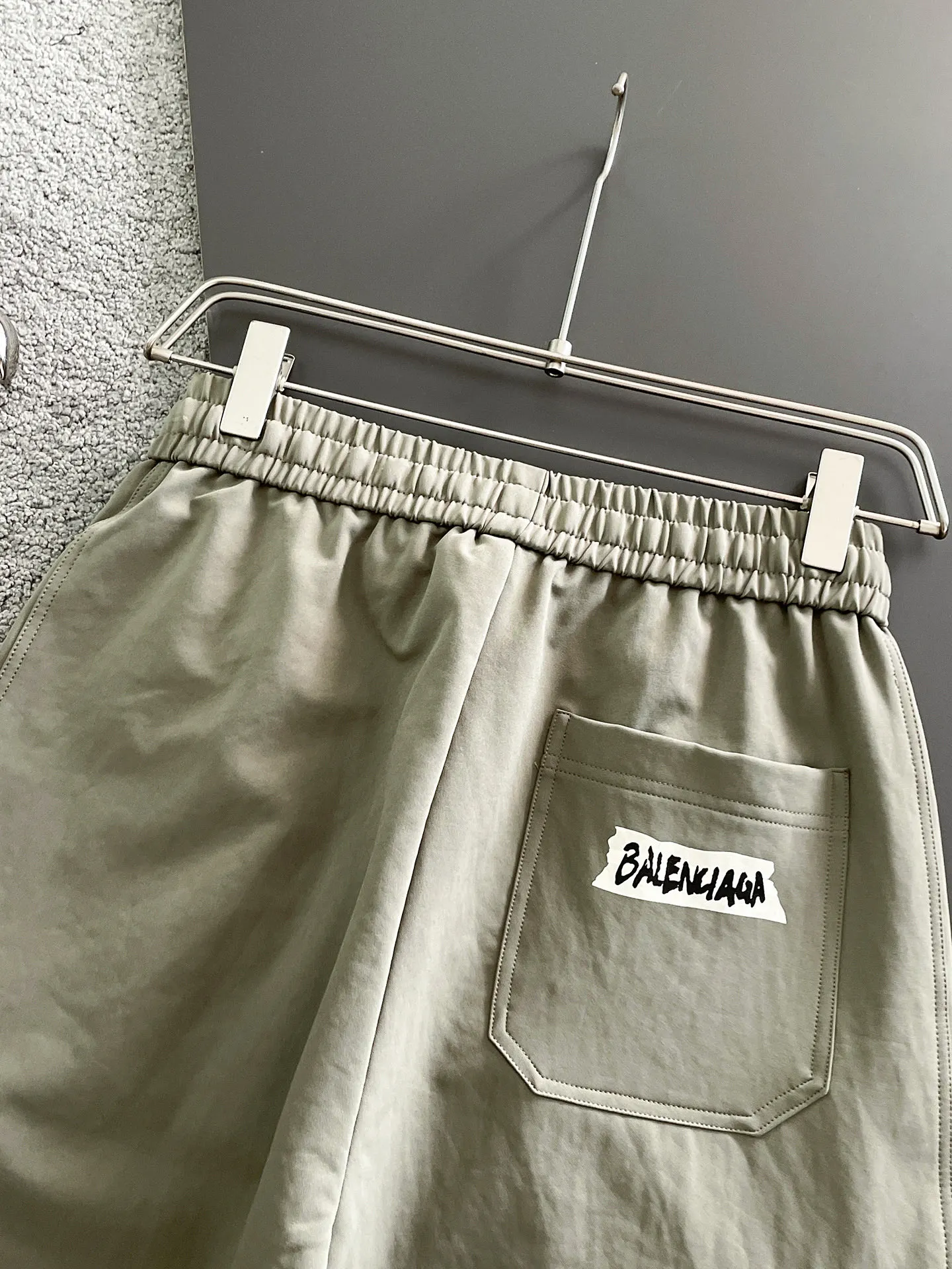 Balenciaga [High Version] 2026 Autumn and Winter latest products, available at counters at the same time, Original product, fashionable casual trousers and casual trousers, using imported original fabrics, top-grade embroidery 🪡 craft letter pattern logo, original hardware accessories decoration, simple yet fashionable, fashionable and handsome upper body, Sizes: M-3XL
